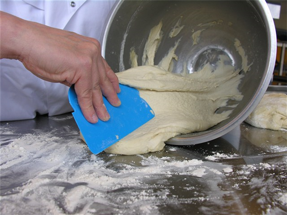 Scraper flexibil 165 mm, metal detectabil, Vikan, verde