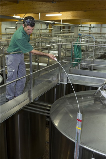 Maner flexibil polipropilena Ø6 mm,1505 mm, alb - Vikan