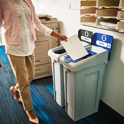 Statie colectare selectiva deseuri Slim Jim - 4 containere cu capace (negru/albastru/galben/verde) - Rubbermaid